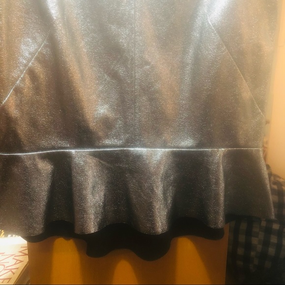 H&M Metallic Top Silver Fitted with peplum waist - Picture 5 of 6